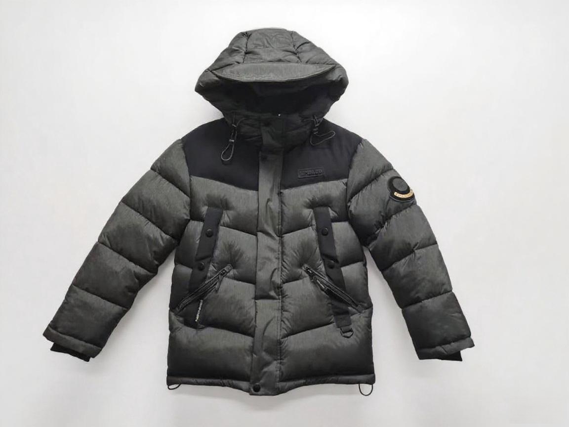 MODERN DESIGN AND PRACTICAL FUNCTIONALITY CHILDREN’S SKI JACKET